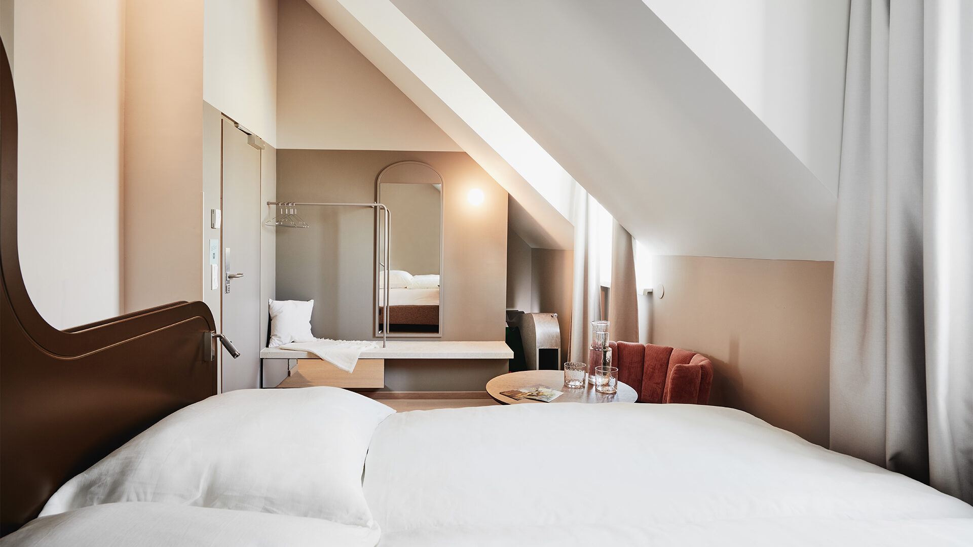 220506_DasSalz_WEB_ZIMMER-HEADER_1920x1080_03-1920x1080